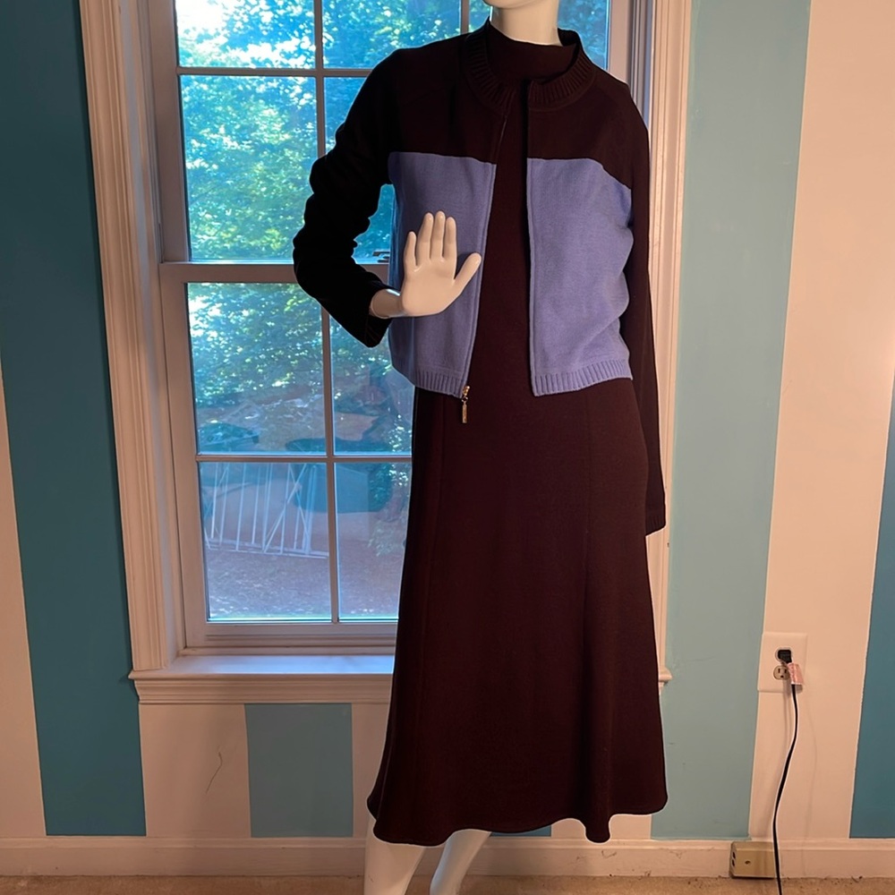 St. John Santana knit long brown dress size 4with FREE matching sweater